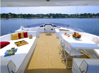  Luxusboote an der französischen Riviera 